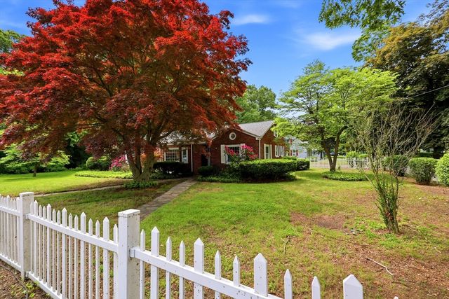 130 Connecticut Ave, Springfield, MA 01104