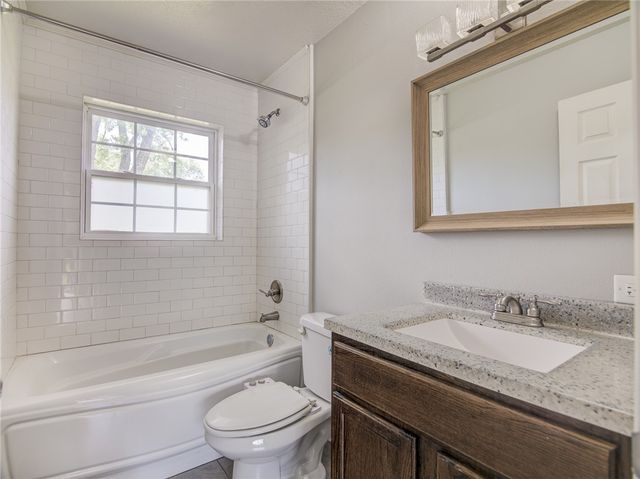2101 Sycamore Place, Springdale, AR 72762