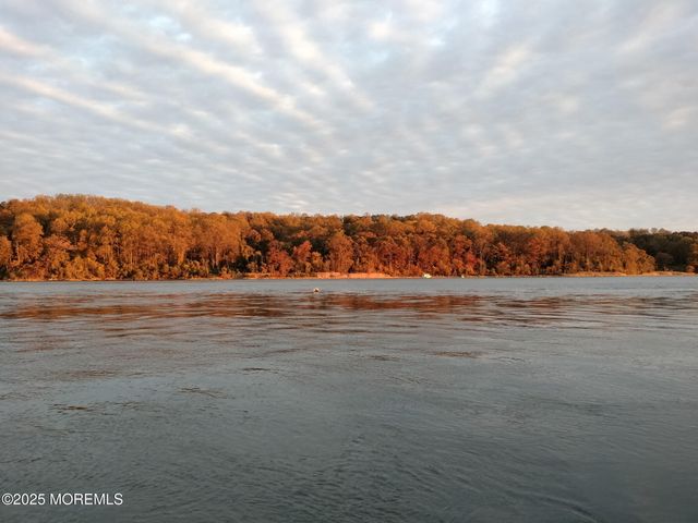 142 Black Point Road H9, Rumson, NJ 07760