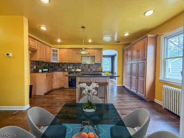 525 Sycamore St, Rahway City, NJ 07065