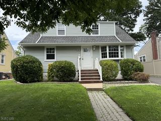525 Sycamore St, Rahway City, NJ 07065