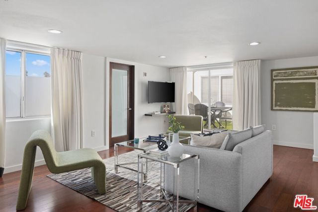 12011 Goshen Avenue 301, Los Angeles, CA 90049