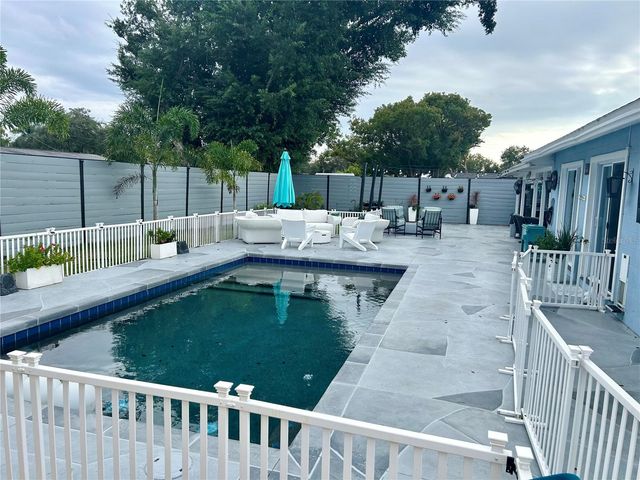 3233 TEAL AVENUE, Sarasota, FL 34232