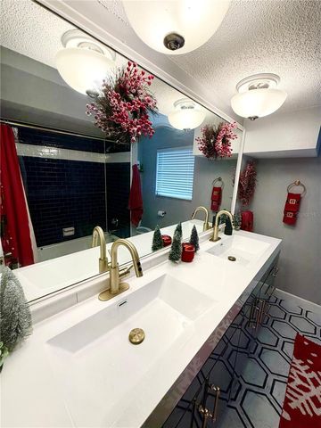 3233 TEAL AVENUE, Sarasota, FL 34232