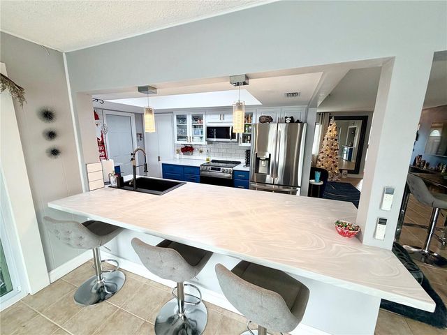 3233 TEAL AVENUE, Sarasota, FL 34232