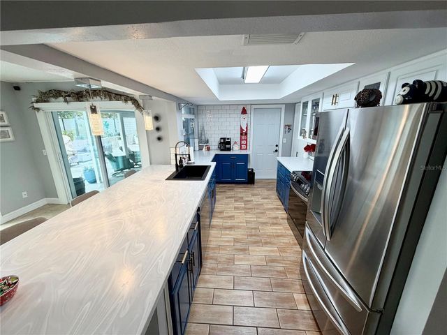 3233 TEAL AVENUE, Sarasota, FL 34232