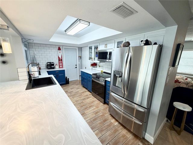 3233 TEAL AVENUE, Sarasota, FL 34232