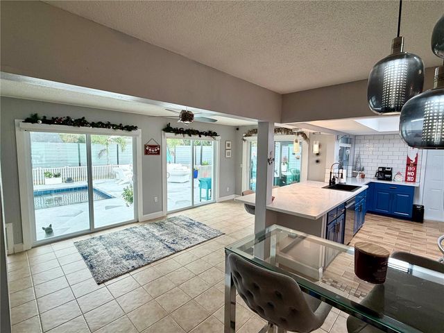 3233 TEAL AVENUE, Sarasota, FL 34232