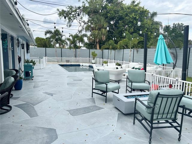 3233 TEAL AVENUE, Sarasota, FL 34232