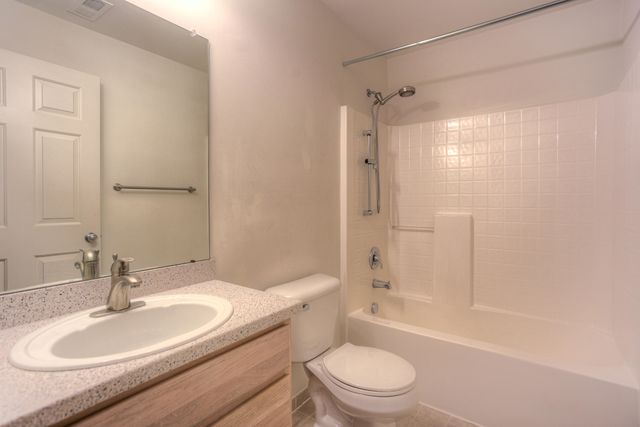 28471 Carlton Way Drive 92, Novi City, MI 48375