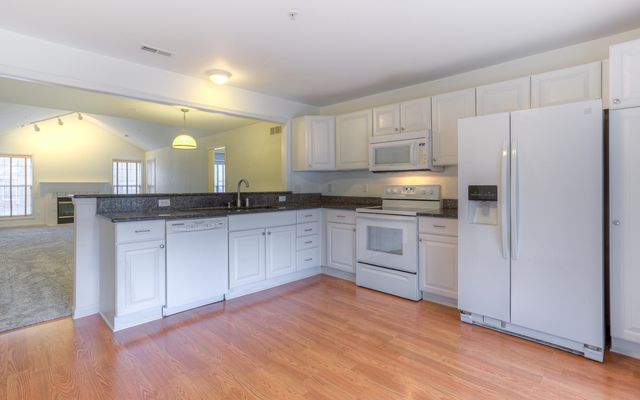 28471 Carlton Way Drive 92, Novi City, MI 48375