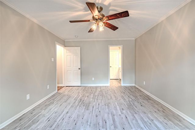 5938 Theall Road, Houston, TX 77066