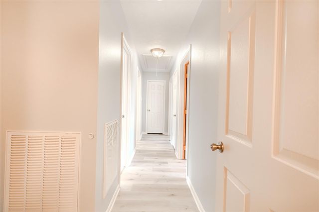 5938 Theall Road, Houston, TX 77066