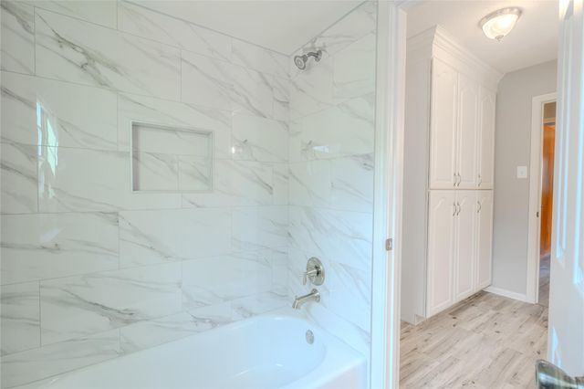 5938 Theall Road, Houston, TX 77066