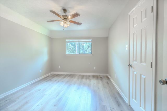 5938 Theall Road, Houston, TX 77066