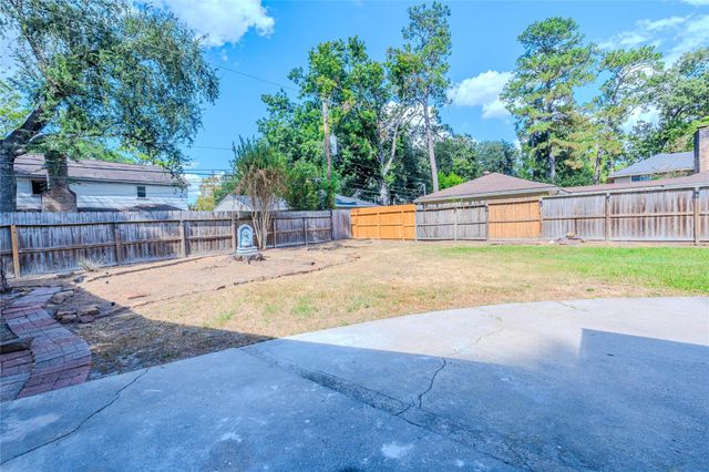5938 Theall Road, Houston, TX 77066