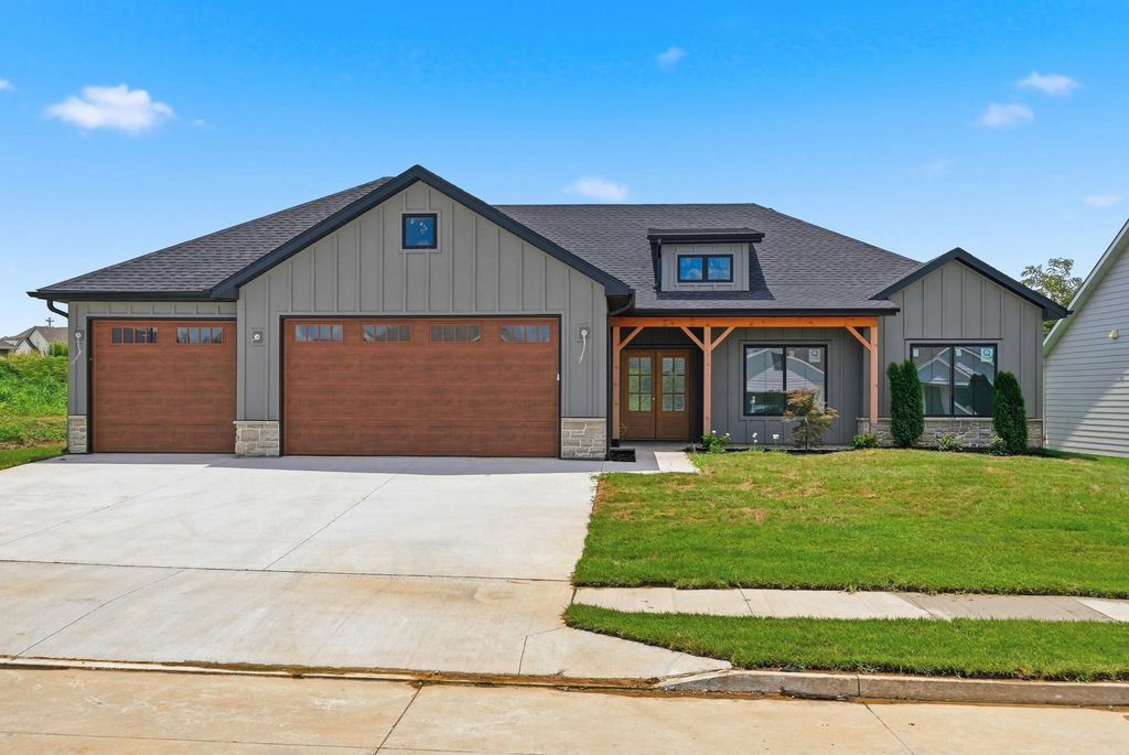 4608 CHAMBERS BAY DR, Columbia, MO 65201