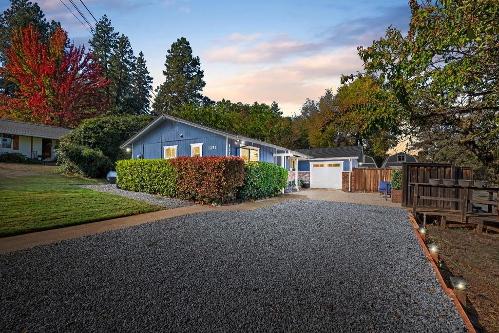 1251 Christian Valley Rd, Auburn, CA 95602