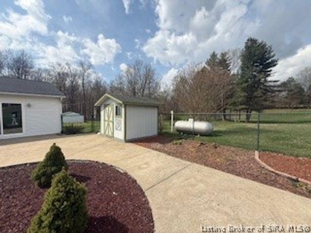 13305 Reisert Road NE, Palmyra, IN 47164