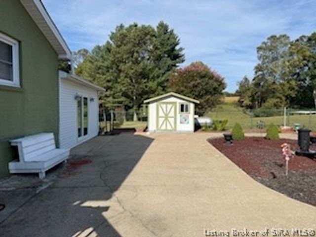 13305 Reisert Road NE, Palmyra, IN 47164