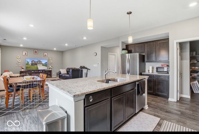 975 Bent Branch Lane, Greenwood, IN 46143