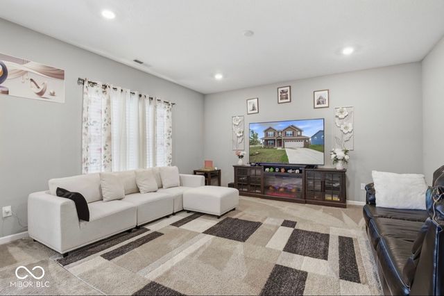 975 Bent Branch Lane, Greenwood, IN 46143