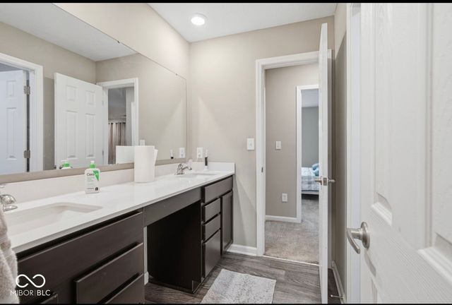 975 Bent Branch Lane, Greenwood, IN 46143