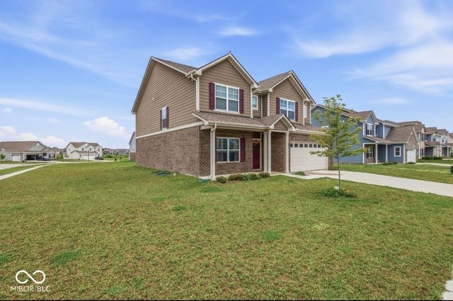 975 Bent Branch Lane, Greenwood, IN 46143