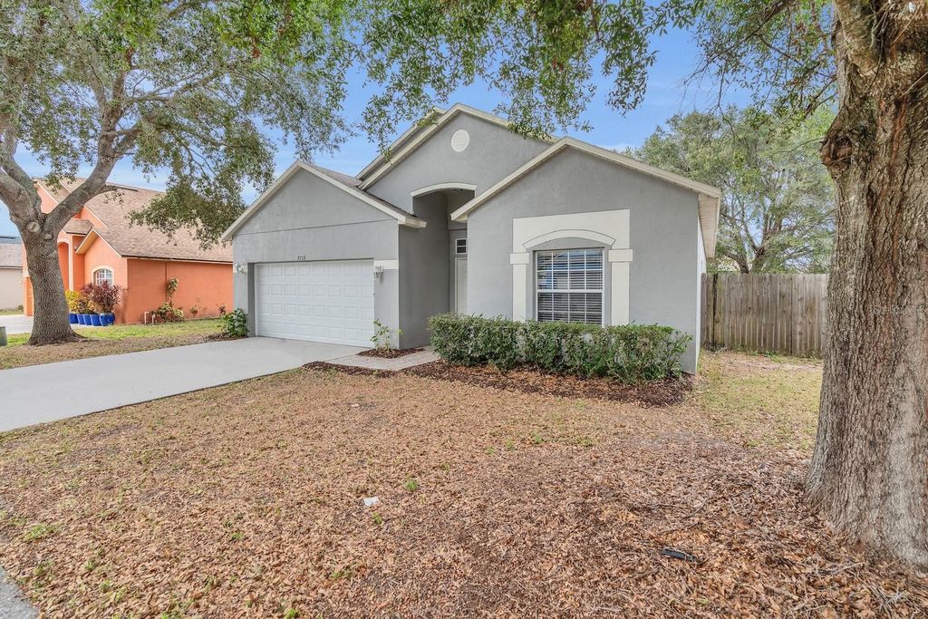Image 2 of property listing at 7719 REX HILL TRAIL, Orlando, FL 32818
