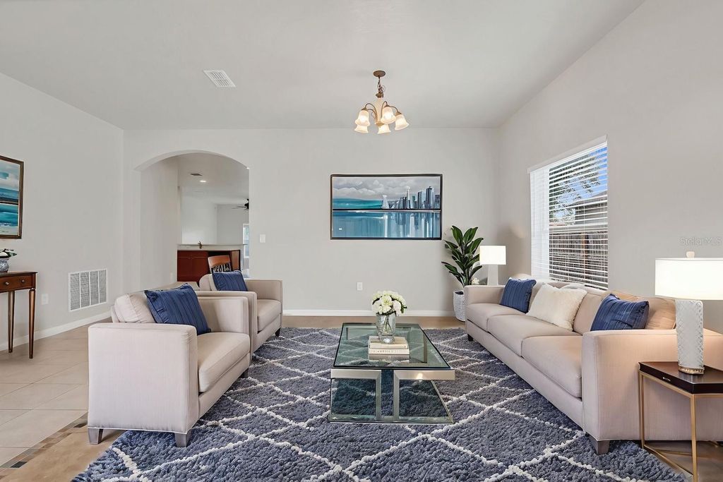 Image 3 of property listing at 7719 REX HILL TRAIL, Orlando, FL 32818