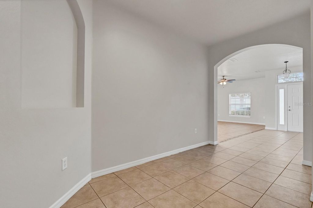 Image 5 of property listing at 7719 REX HILL TRAIL, Orlando, FL 32818