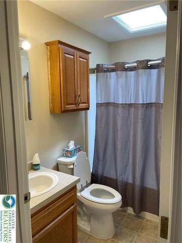 1037 Maplewood Drive, Newfoundland, PA 18445