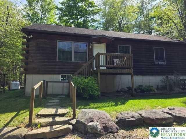 1037 Maplewood Drive, Newfoundland, PA 18445