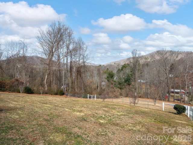 373 Starnes Cove Road, Candler, NC 28715