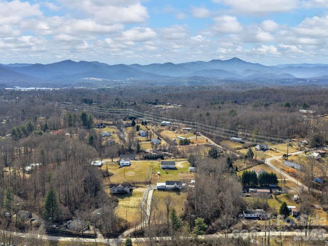 373 Starnes Cove Road, Candler, NC 28715