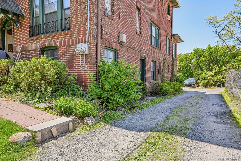 643 Warburton Avenue, Yonkers, NY 10701