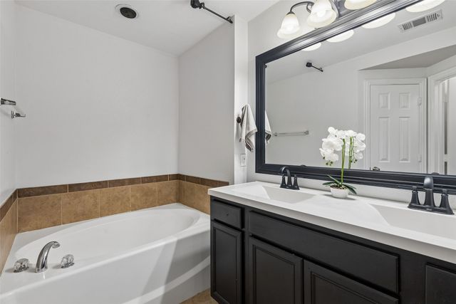 2700 Club Ridge Drive 22, Lewisville, TX 75067
