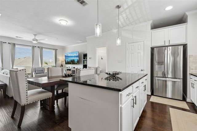 2700 Club Ridge Drive 22, Lewisville, TX 75067