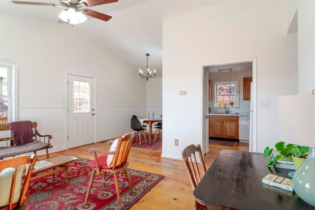 444 PEACH ST, Staunton, VA 24401