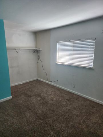 35 Monaghan Cir, Sacramento, CA 95823