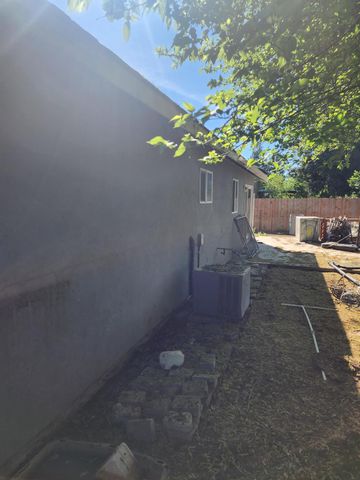 35 Monaghan Cir, Sacramento, CA 95823