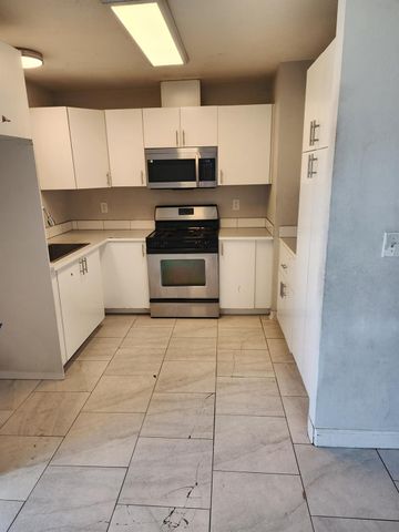 35 Monaghan Cir, Sacramento, CA 95823