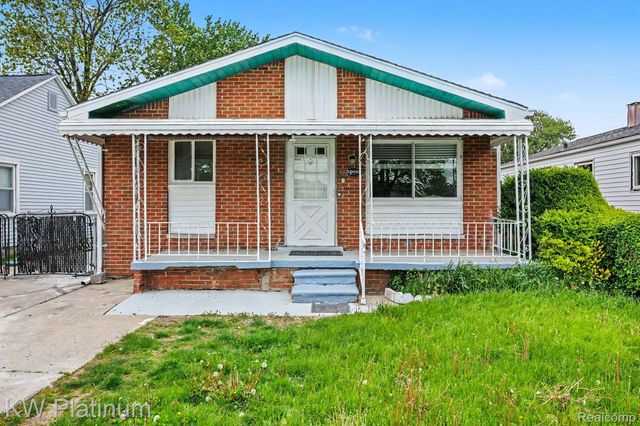 32000 Saint Margaret Street, St. Clair Shores, MI 48082