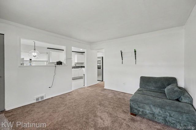 32000 Saint Margaret Street, St. Clair Shores, MI 48082