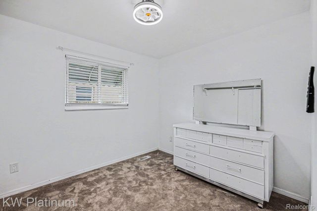 32000 Saint Margaret Street, St. Clair Shores, MI 48082