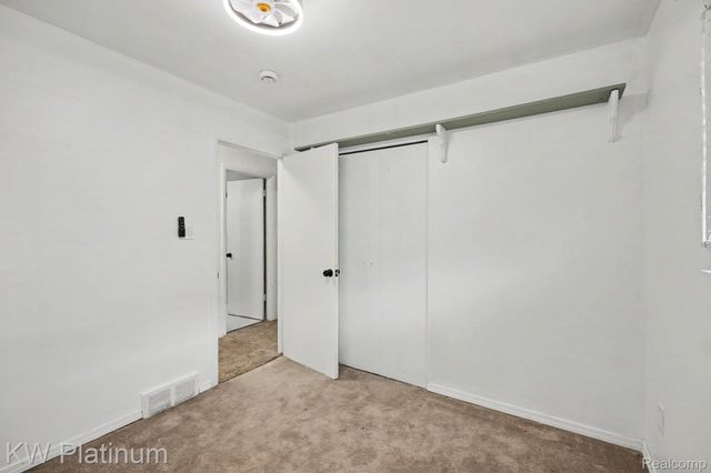 32000 Saint Margaret Street, St. Clair Shores, MI 48082