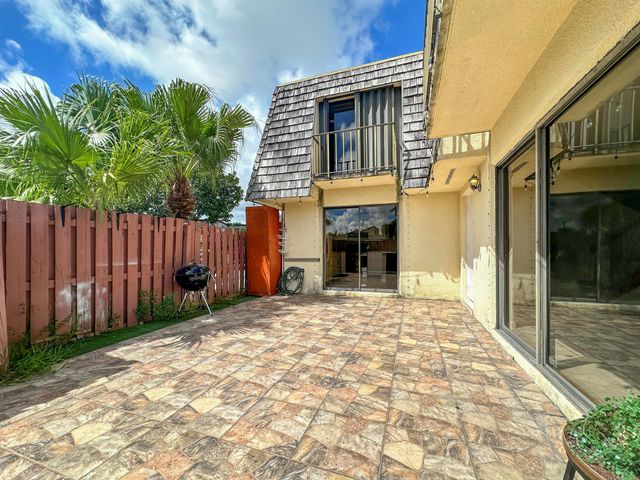 166 Lake Arbor Drive, Palm Springs, FL 33461