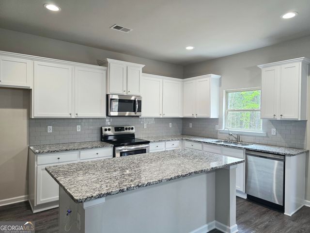 112 Tuxedo Road, Ellenwood, GA 30294