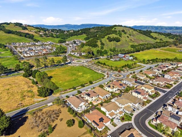 2610 Lone Oak Lane, Gilroy, CA 95020