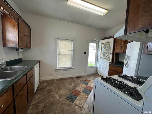 1520 Gartside Street, Murphysboro, IL 62966